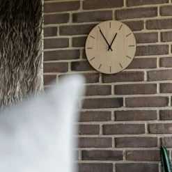 Light Oak veggklokke 28 cm lys eik m/gull viser