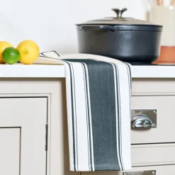 Love Colour stripet kjøkkenhåndkle 70x45 cm marineblå