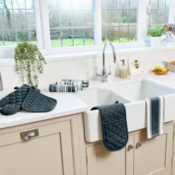 Love Colour stripet kjøkkenhåndkle 70x45 cm marineblå