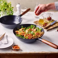 Mandala wok 24 cm svart