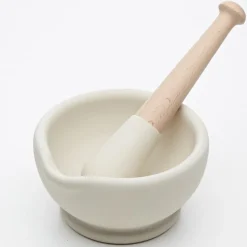 Morter og pistill 13 cm hvit