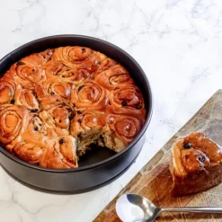 Non-stick høy kakeform 23 cm 2,25L