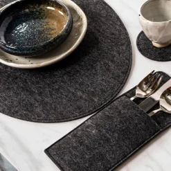 Nuno dekkebrikke 45x33 cm oval mørk grå