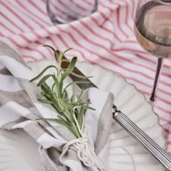 Olivia rund duk 140 cm hvit/mørk korall