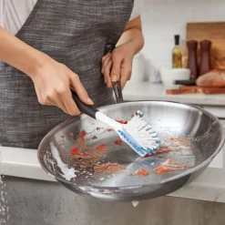 Oppvaskbørste 26 cm svart/hvit