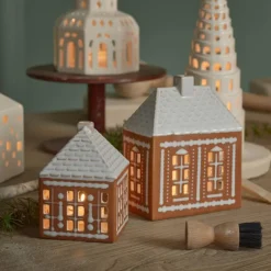 Pepperkakehus lyshus liten 11 cm brun