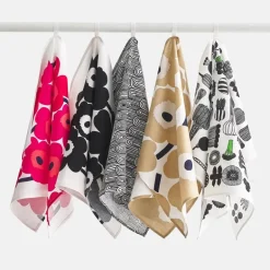 Pieni Unikko kjøkkenhåndkle 47x70 cm 2 stk hvit/beige/mørkblå