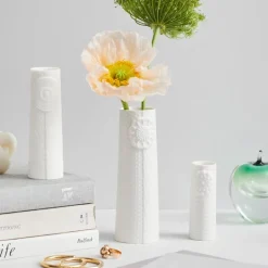 Pipanella Lines oval vase 18,1x8,5 cm hvit