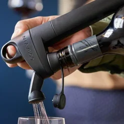 Pivot vinlufter svart