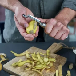 Pro Redskap skreller m/rørlig blad 21 cm