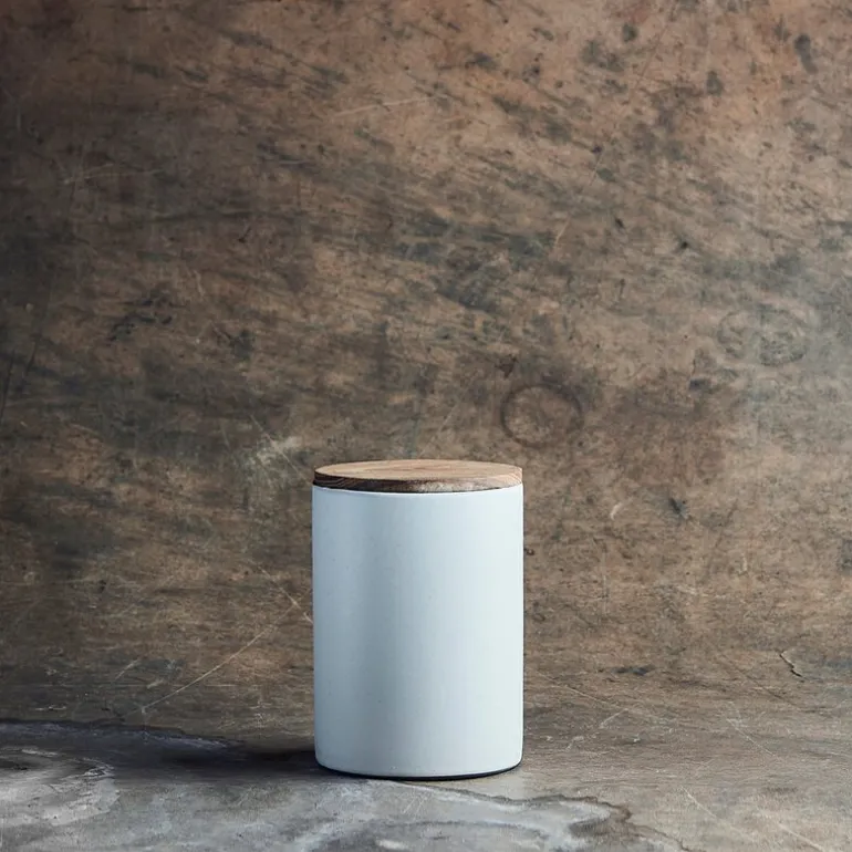 RAW Arctic White redskapskrukke med lokk 15x10 cm teak