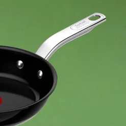 Renew+ stekepanne 20 cm svart