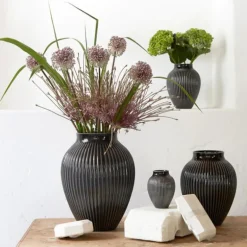 Ripple vase 20 cm svart