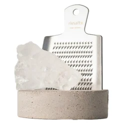 Rivsalt 001 med stativ i svensk betong