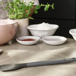 Røreskje medium 29,5 cm grå