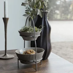 Sana tallerkenstativ silver finish