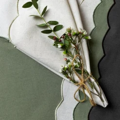 Scallopped tekstilserviett 2 stk 40x40 cm grå