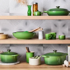 Signature støpejernsgryte rund 24 cm 4,2L bamboo green