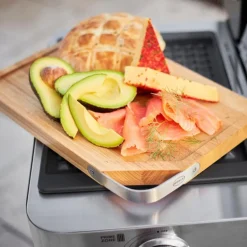 Skjærebrett med håndtak 36x24x2,5 cm tre/stål