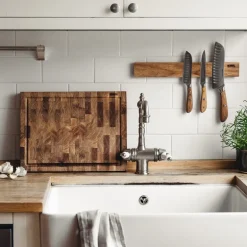 Skjærebrett med saftrenne 30x40 cm eik