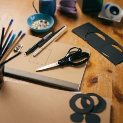 Skolesaks 12+ år 18 cm svart