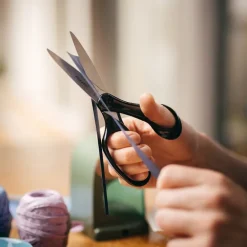 Skolesaks 12+ år 18 cm svart