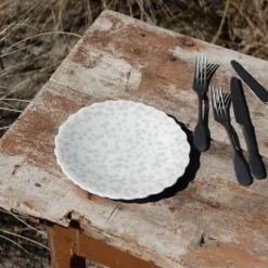 Slåpeblom asjett 21 cm varmgrå