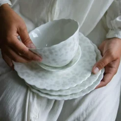 Slåpeblom bolle 14 cm varmgrå