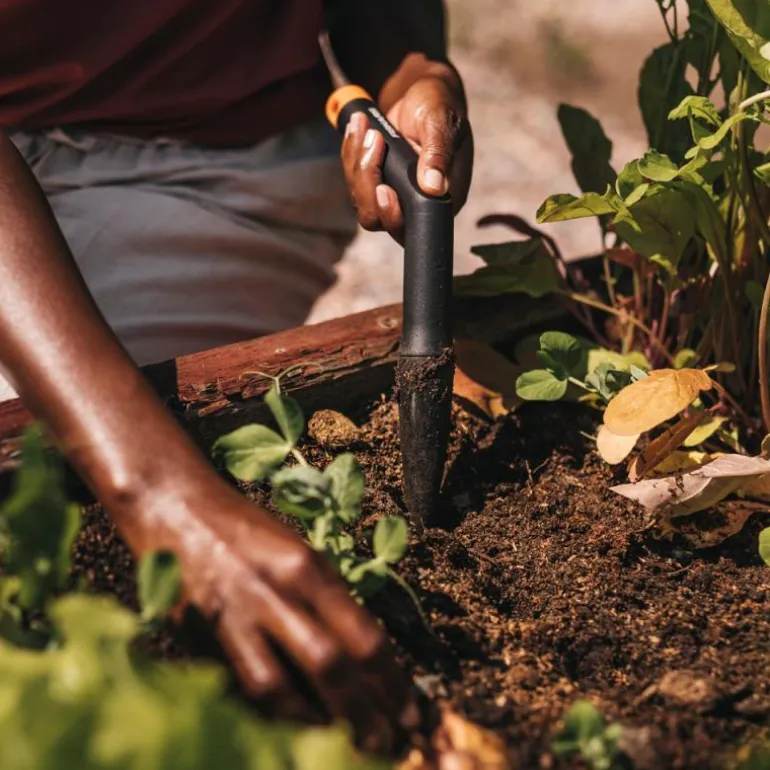 Solid™ plantestikke L-form svart