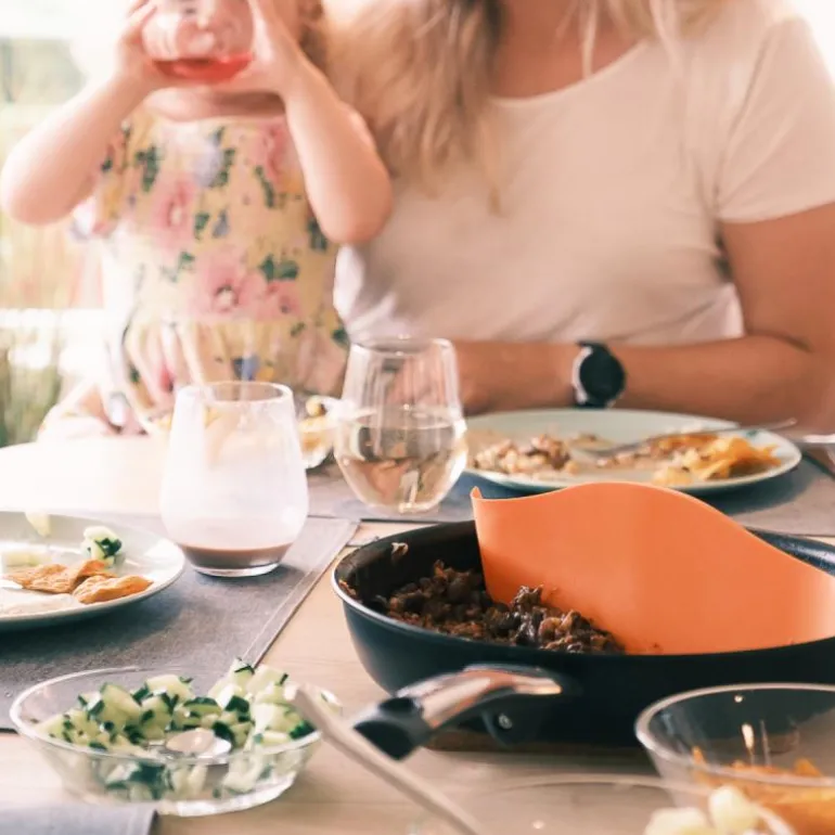 Splitten panneinndeler oransje