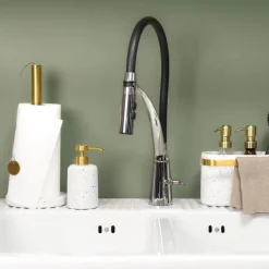 Spring såpedispenser 15 cm hvit/gull