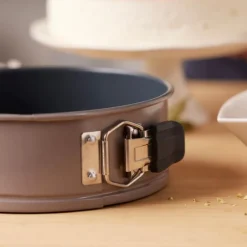 Springform 20 cm stål latte