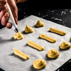 Sprøytepose med tyller i stativ 11 stk stål/hvit