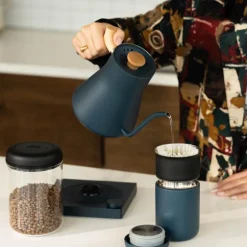 Stagg EKG elektrisk vannkoker 0,9 L blå