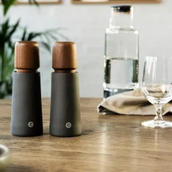 Stockholm krydderkvern 17 cm svart porselen