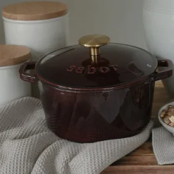 Støpejernsgryte 2 L zinfandel brass