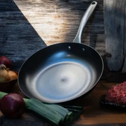 Støpejernspanne nitrering 28 cm