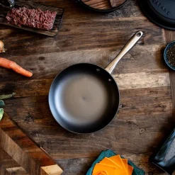 Støpejernspanne nitrering 24 cm