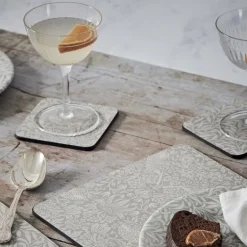 Strawberry Thief bordbrikke 30x40 cm 4 stk pure hvit