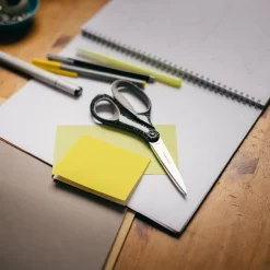 Studentsaks 15+ år 20 cm svartprikket