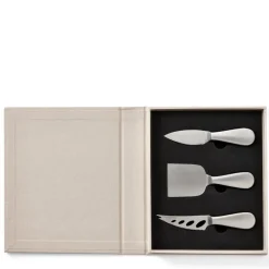 The Essentials ostesett