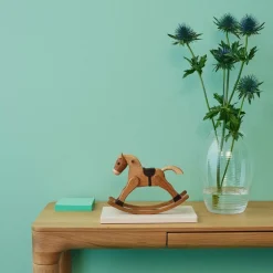 The Rocking Horse trefigur gyngehesten 13,5 cm