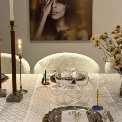 Åttebladrose bordbrikke 35x48 cm beige