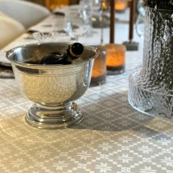 Åttebladrose bordbrikke 35x48 cm beige