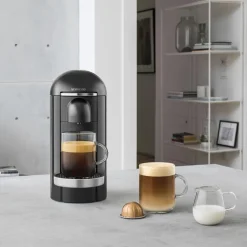 Vertuo Plus kaffemaskin GCB2 svart