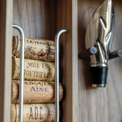 Vinsett/vinskap med vintilbehør Cabinet d'Oeno Curiosités